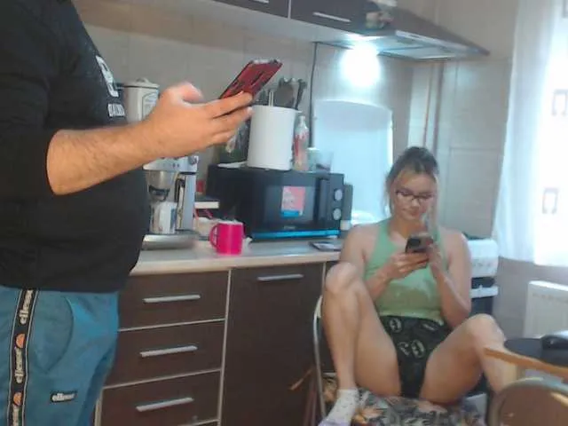 Live sex webcam photo for RuxandraDanny #292012330