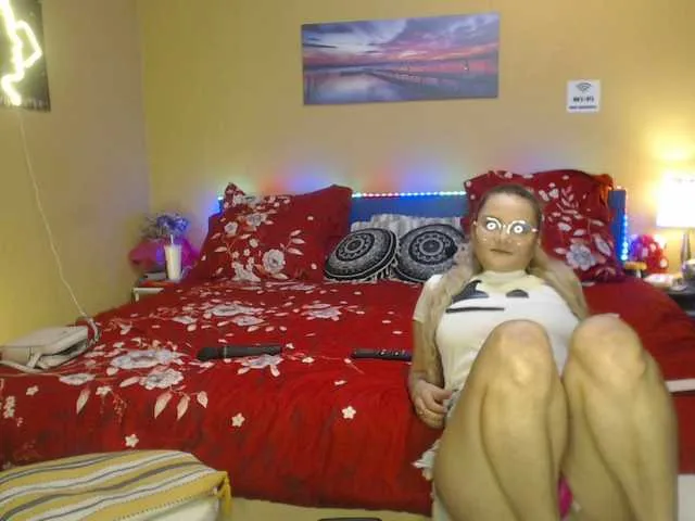 Live sex webcam photo for RuxandraDanny #292418196