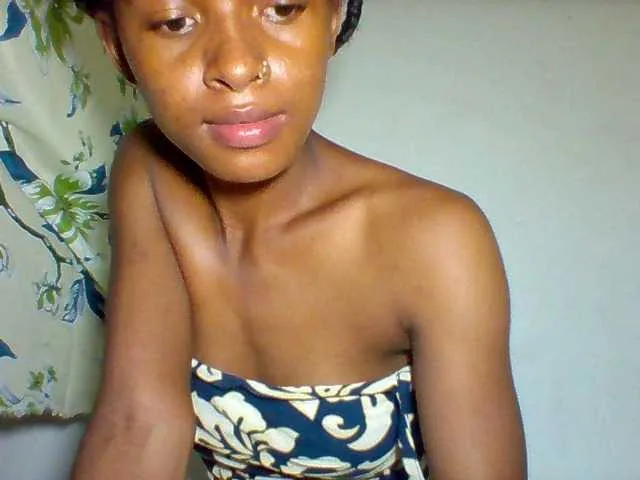 Live sex webcam photo for Rwanah #277320229