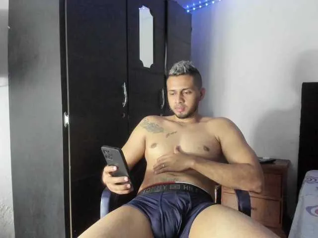 Live sex webcam photo for Ryan-xc #291685096