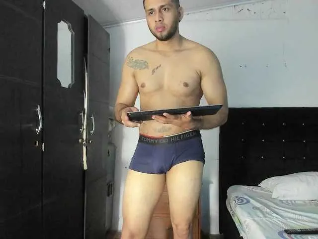 Live sex webcam photo for Ryan-xc #292147679