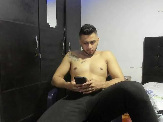 Live sex webcam photo for Ryan-xc #292199249