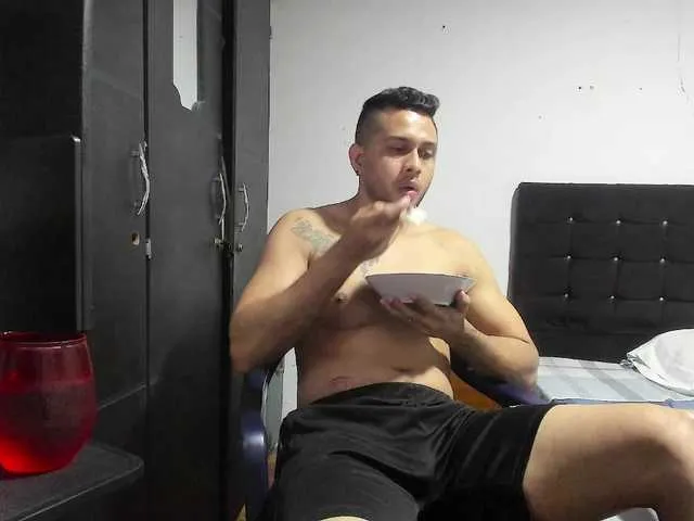 Live sex webcam photo for Ryan-xc #292530918