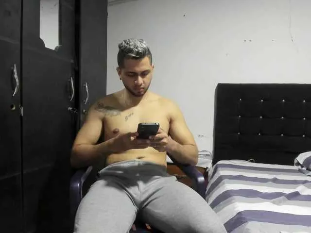 Live sex webcam photo for Ryan-xc #292631526