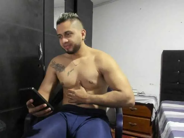 Live sex webcam photo for Ryan-xc #292683566