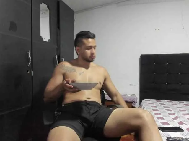 Live sex webcam photo for Ryan-xc #293470234