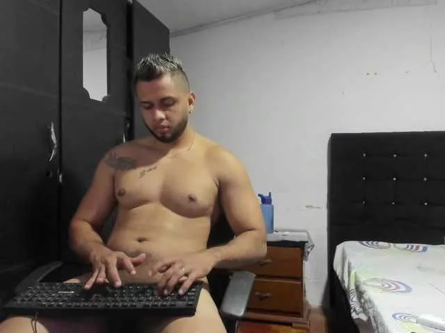 Live sex webcam photo for Ryan-xc #293750533