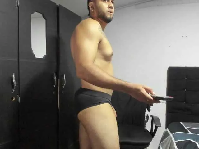 Live sex webcam photo for Ryan-xc #293888068