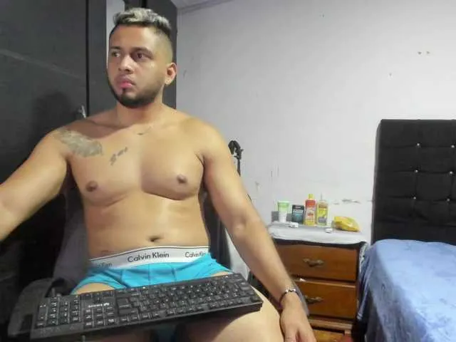 Live sex webcam photo for Ryan-xc #294241081