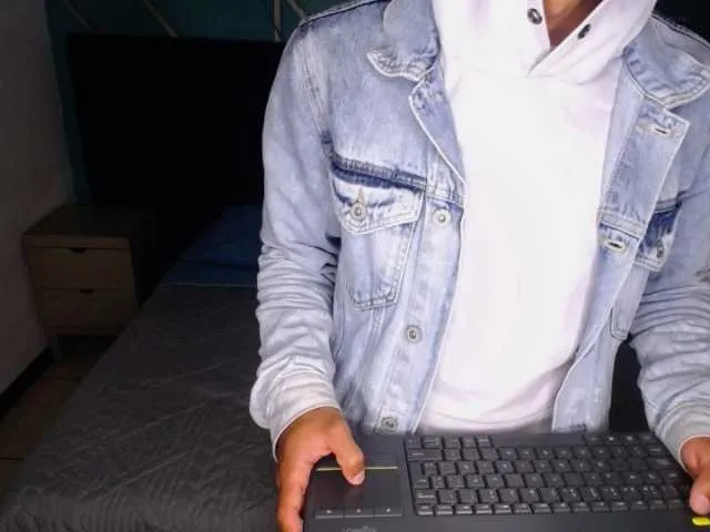 Live sex webcam photo for RyanPricee #290246874
