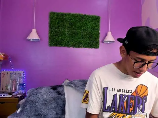 Live sex webcam photo for RyanPricee #291464991