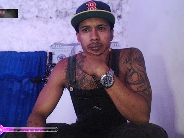 Live sex webcam photo for Ryancoopper #291625539