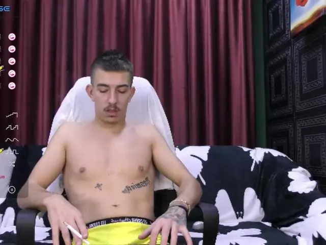 Live sex webcam photo for RyderAdam #276737347