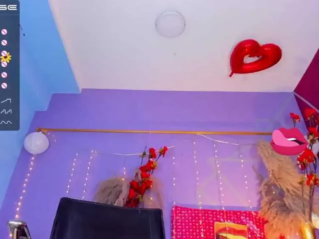 Live sex webcam photo for RyderParker #273333608