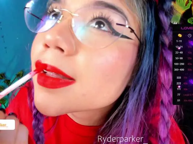 Live sex webcam photo for RyderParker #276590472