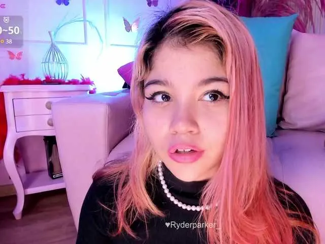 Live sex webcam photo for RyderParker #290346958