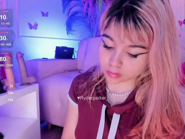 Live sex webcam photo for RyderParker #290454979