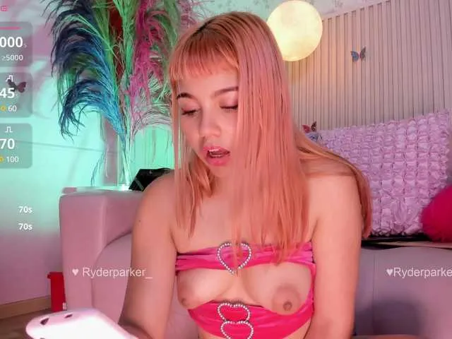 Live sex webcam photo for RyderParker #290596818