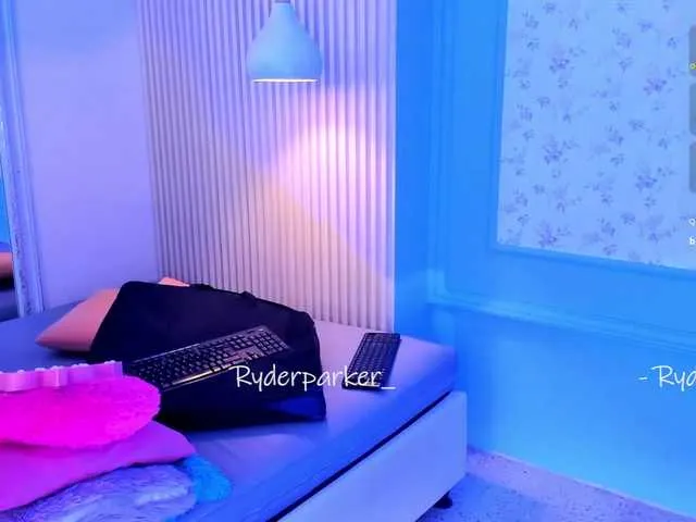 Live sex webcam photo for RyderParker #291528175