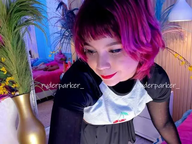 Live sex webcam photo for RyderParker #291630792