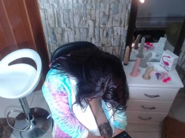 Live sex webcam photo for SAMANTHAA18 #276816476