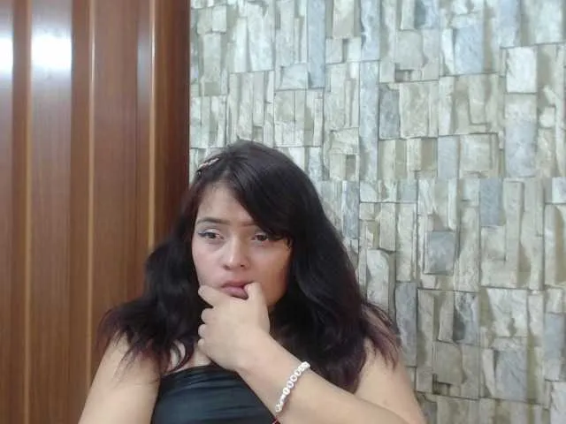 Live sex webcam photo for SAMANTHAA18 #276919143