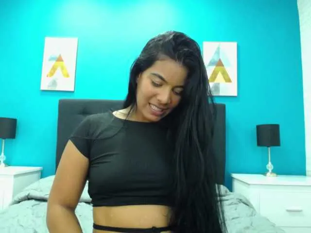 Live sex webcam photo for SAMMARA-LI #272301401