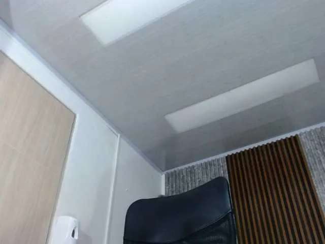 Live sex webcam photo for SARA-TS-FOX #291354398