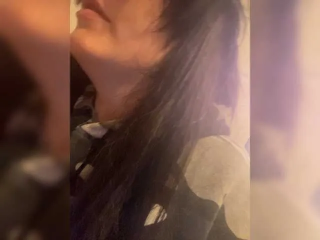 Live sex webcam photo for SARAHcha69 #272862049