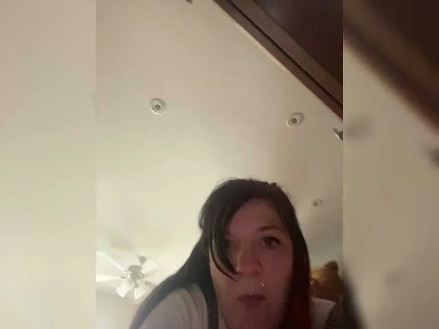 Live sex webcam photo for SARAHcha69 #273627757