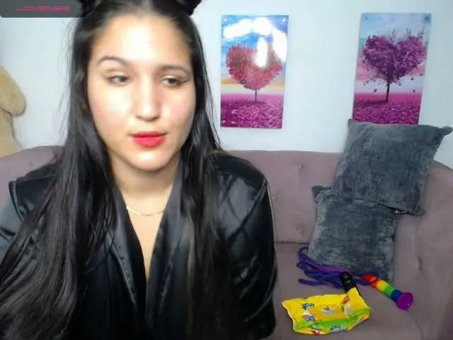 Live sex webcam photo for SASHA-BROWNN #273136483