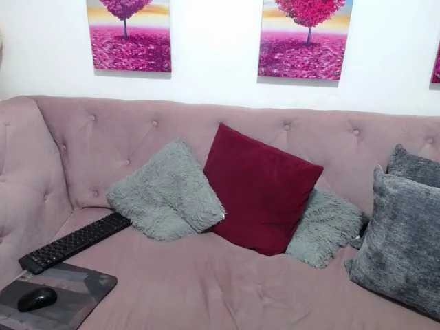 Live sex webcam photo for SASHA-BROWNN #273280448