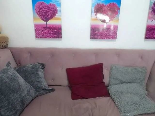 Live sex webcam photo for SASHA-BROWNN #273517749