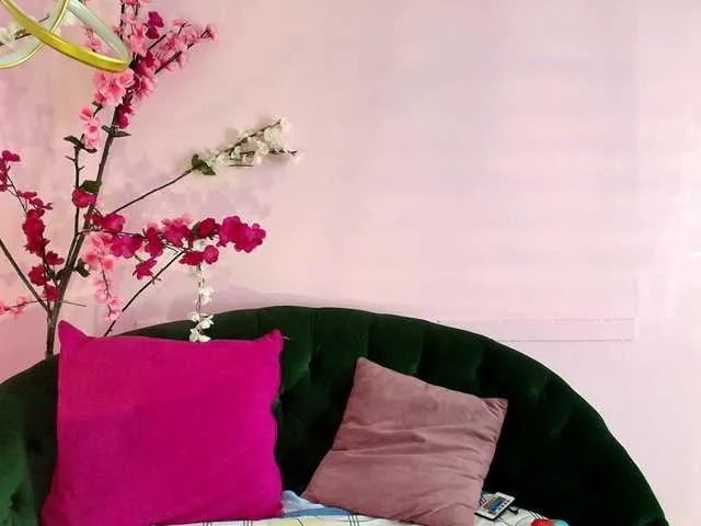 Live sex webcam photo for SCARLETTE04 #290783361