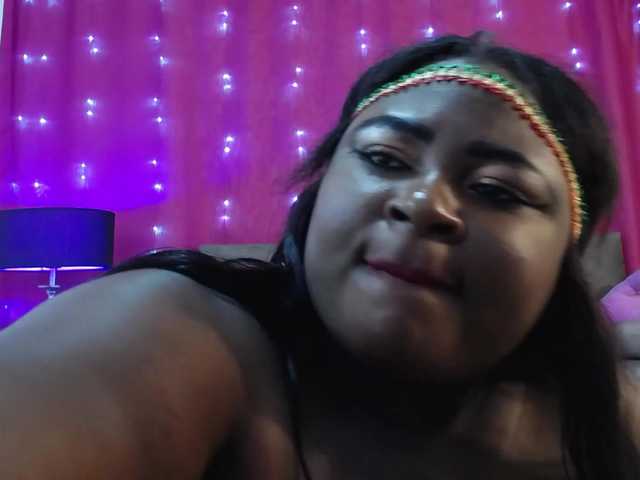 Live sex webcam photo for SEXY-BOMBB #272982085