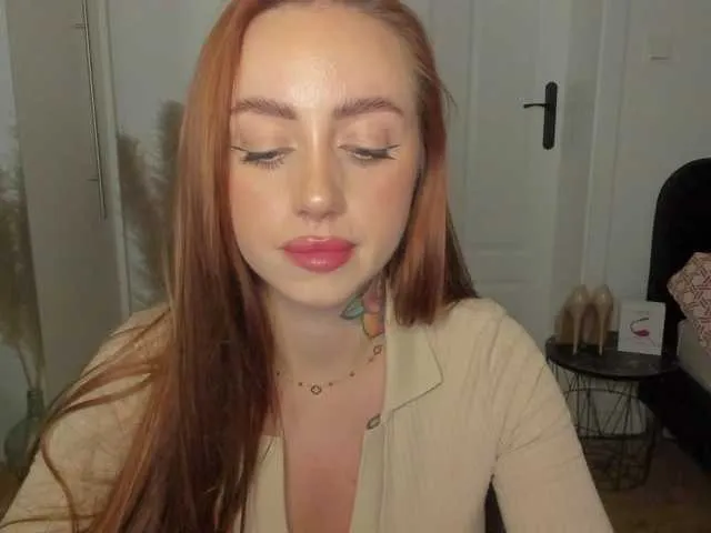 Live sex webcam photo for SEXYcoralie #292163927