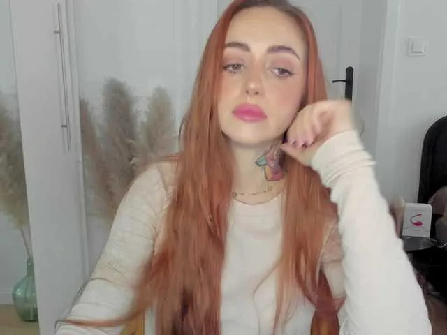 Live sex webcam photo for SEXYcoralie #292300672