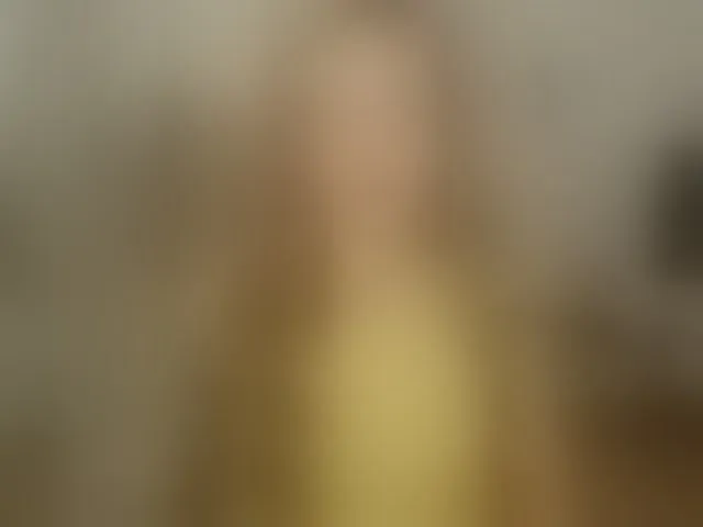 Live sex webcam photo for SEXYcoralie #292794983