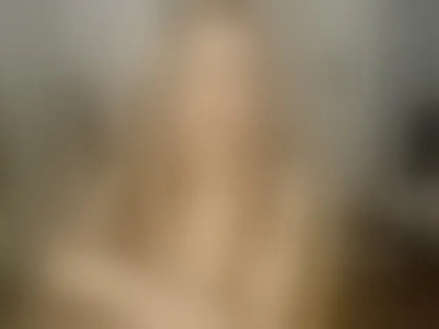 Live sex webcam photo for SEXYcoralie #293489382