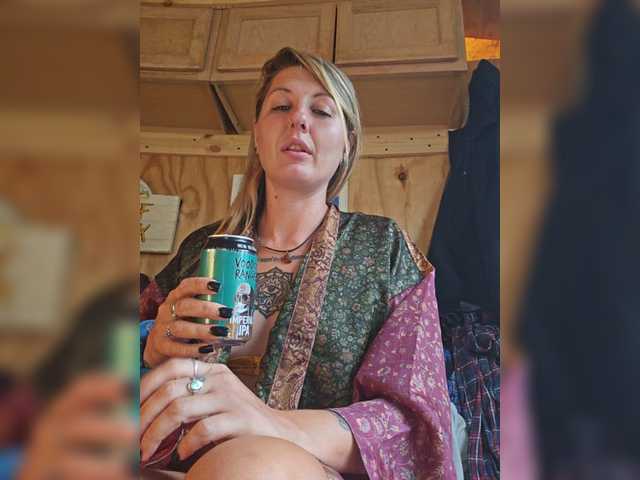 Live sex webcam photo for SHESAFREAK1 #277527112