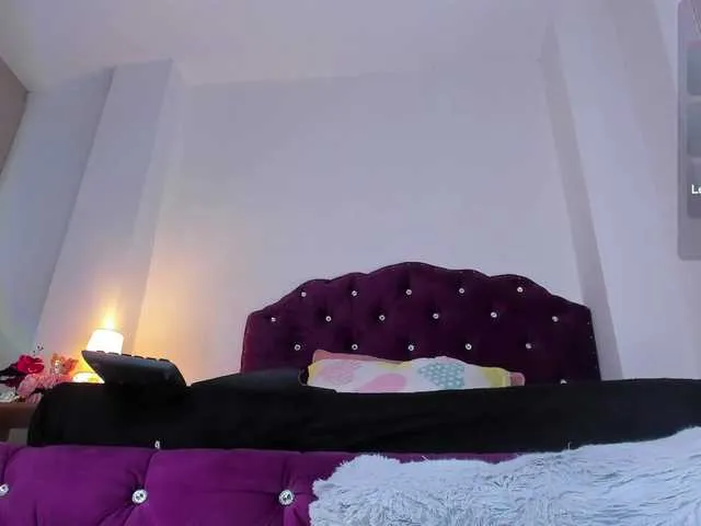 Live sex webcam photo for SMALL-NAUGHTY #277827261