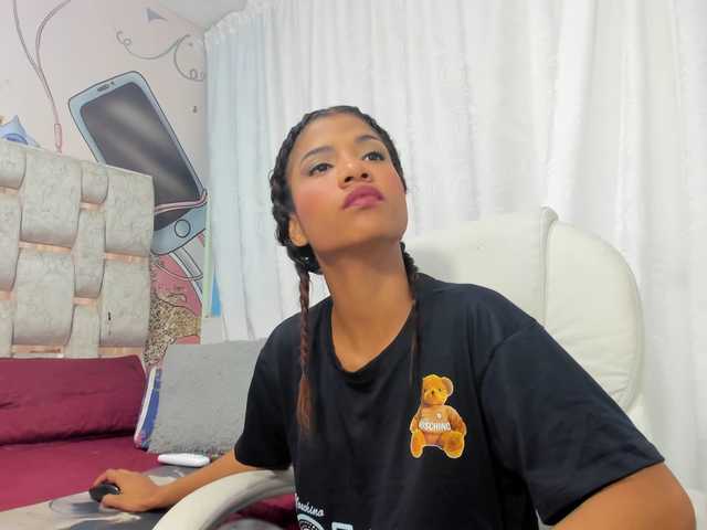 Live sex webcam photo for SOFY-REY #277372887