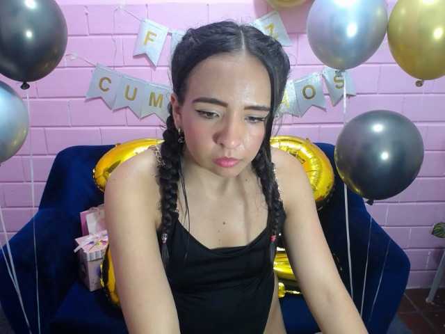 Live sex webcam photo for SOY-KENDAL #273904558