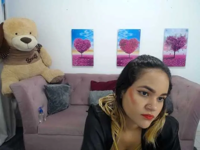 Live sex webcam photo for SOY-KIM #273864543