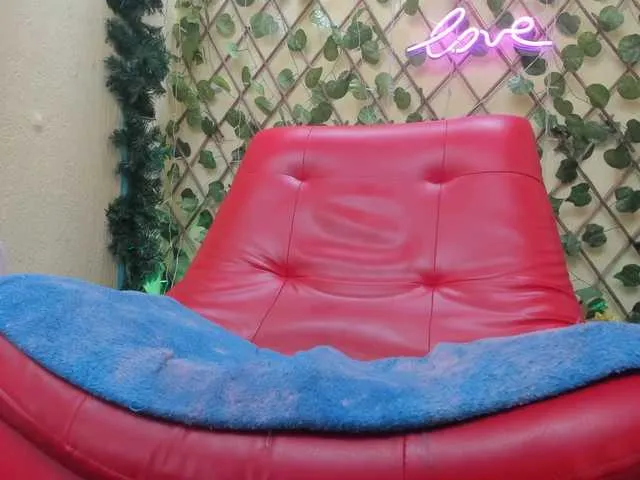 Live sex webcam photo for SOY-KIM #277409206
