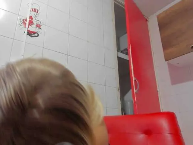 Live sex webcam photo for SOY-KIM #277614352