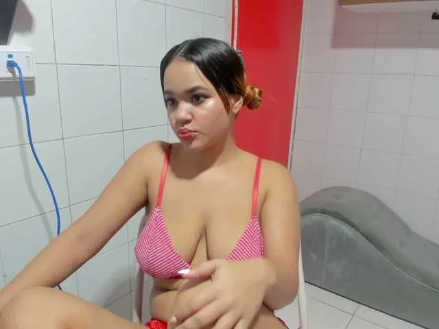 Live sex webcam photo for SOY-KIM #277830234