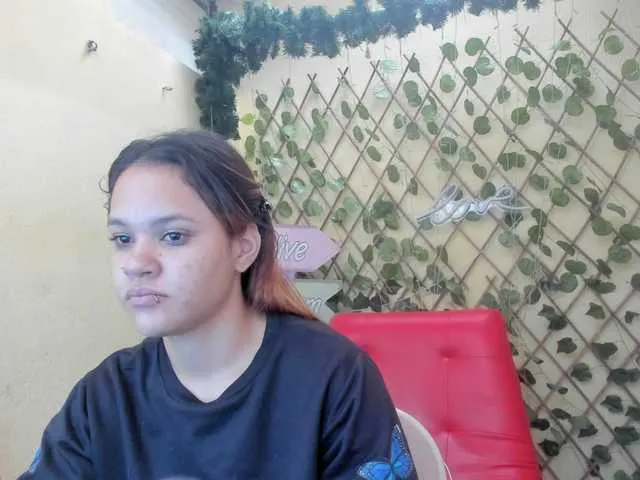Live sex webcam photo for SOY-KIM #277861056