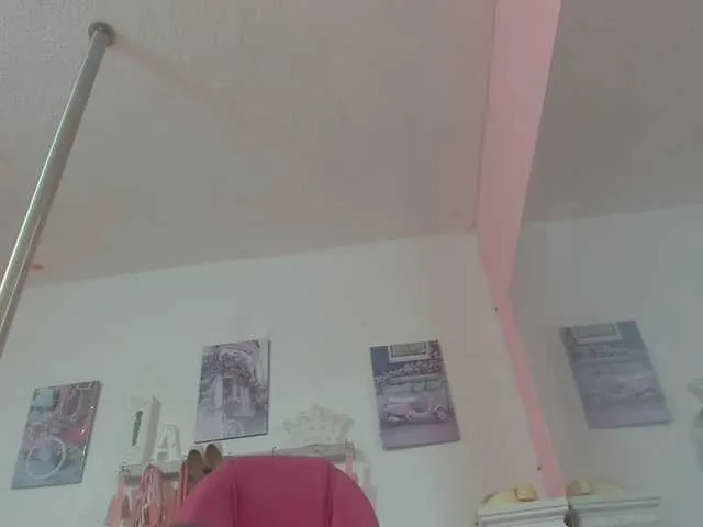 Live sex webcam photo for SOY-KIM #291277293