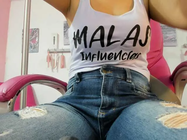 Live sex webcam photo for SOY-KIM #291594671